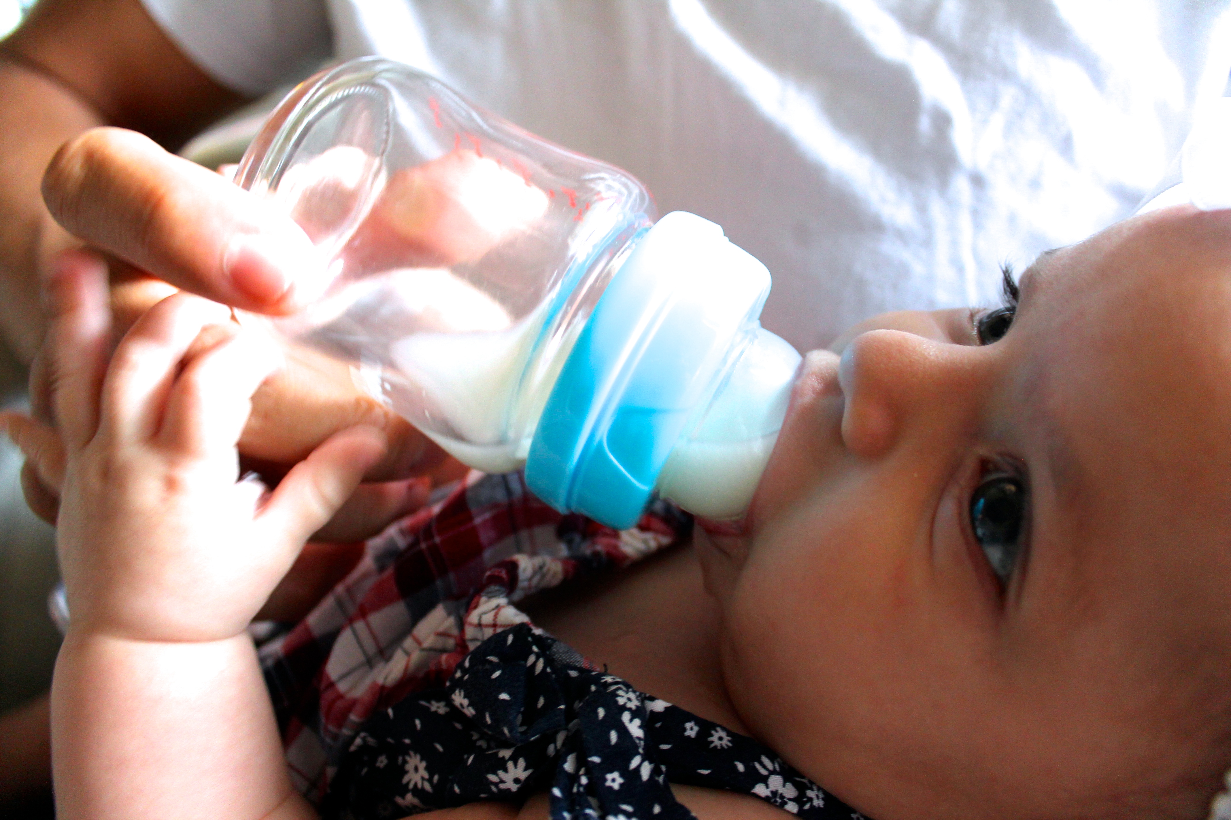 A girl and her daddy: Bonding with a bottle